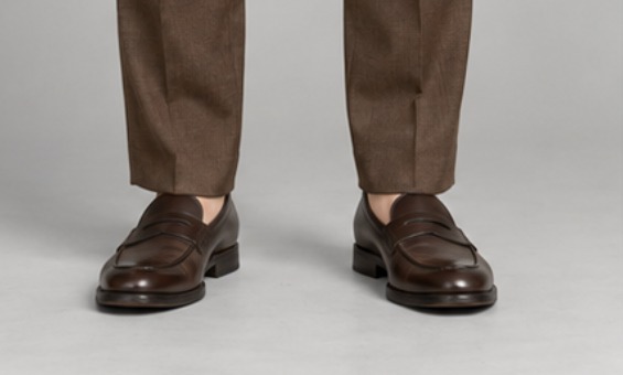 Plain Hem trouser finish